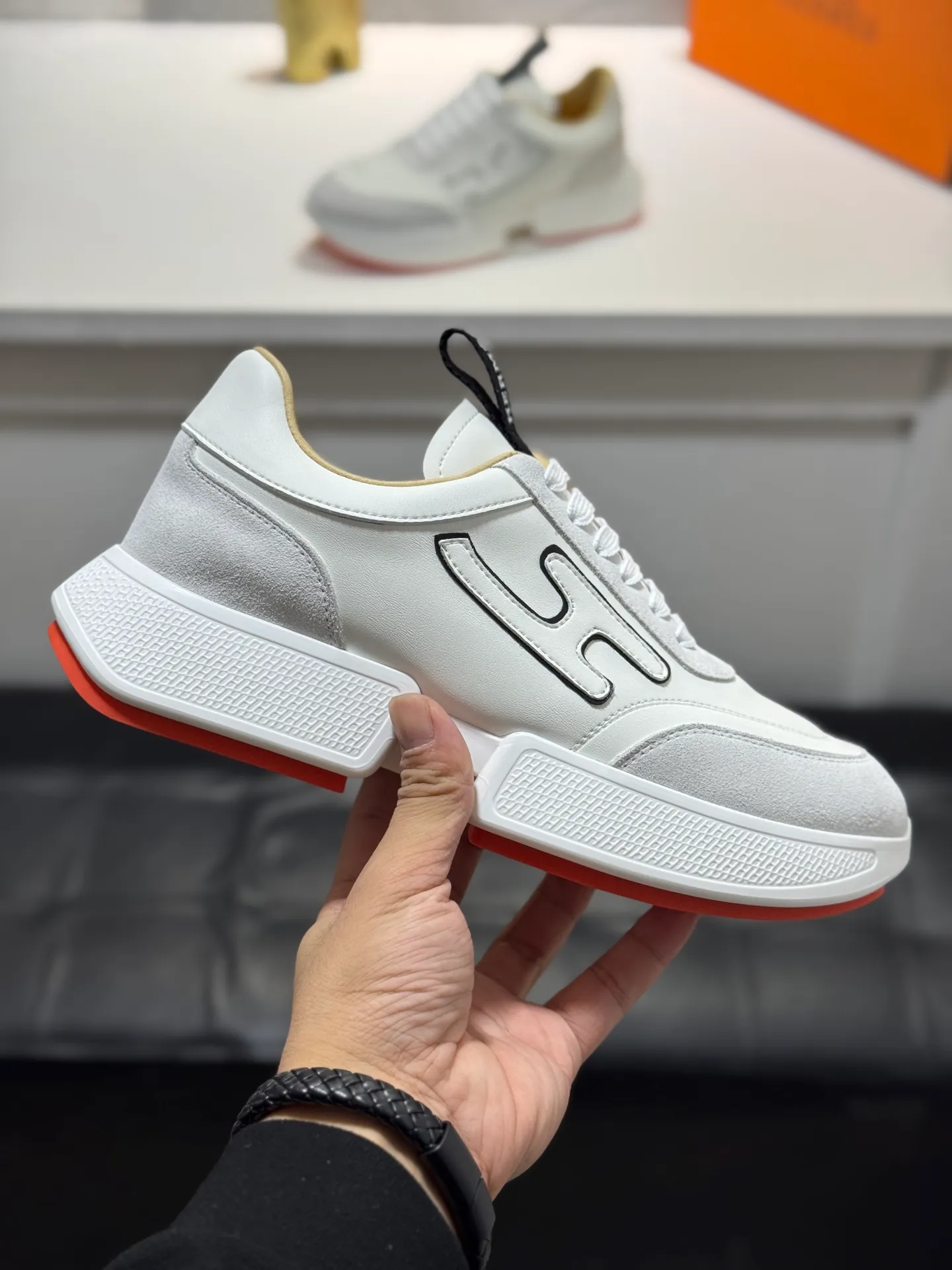Men's shoes 💰480【New style】🪷🪷Top quality goods🇮🇹🇮🇹New style "Hermès" Hermès top purchasing agent🔍🔍New products from men's counter The upper is made of cowhide leather ~ Sole: The original factory's exclusive movable molded foam outsole, light ~ super comfortable, original factory follow-up goods, 🔍🔍 high quality, can be entered and exited the counter at will, multiple colors are available, welcome to compare Size: 38-44 (45. Customized